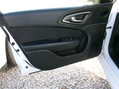 2015 Chrysler 200 Limited