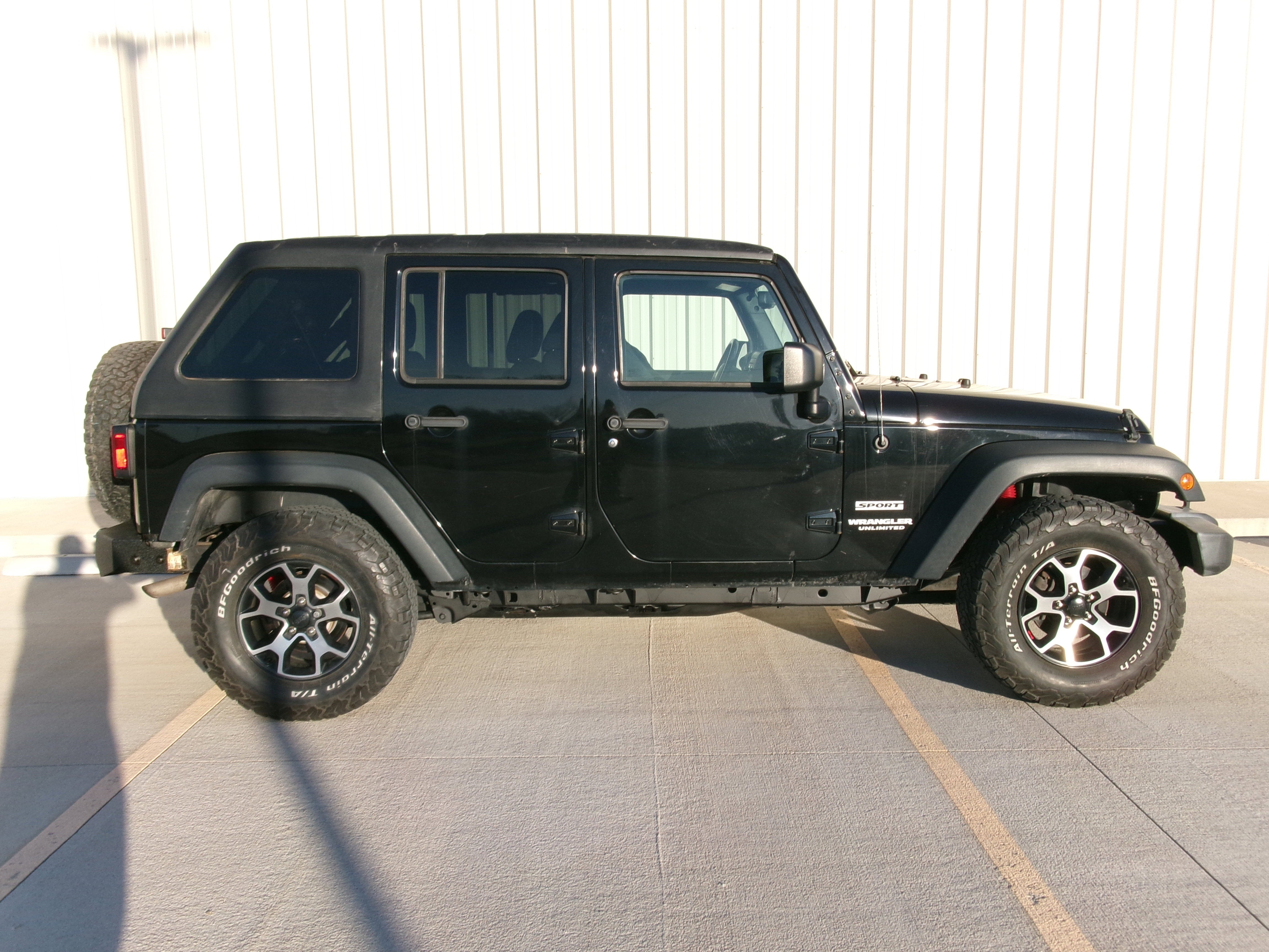 2017 Jeep Wrangler Unlimited Sport