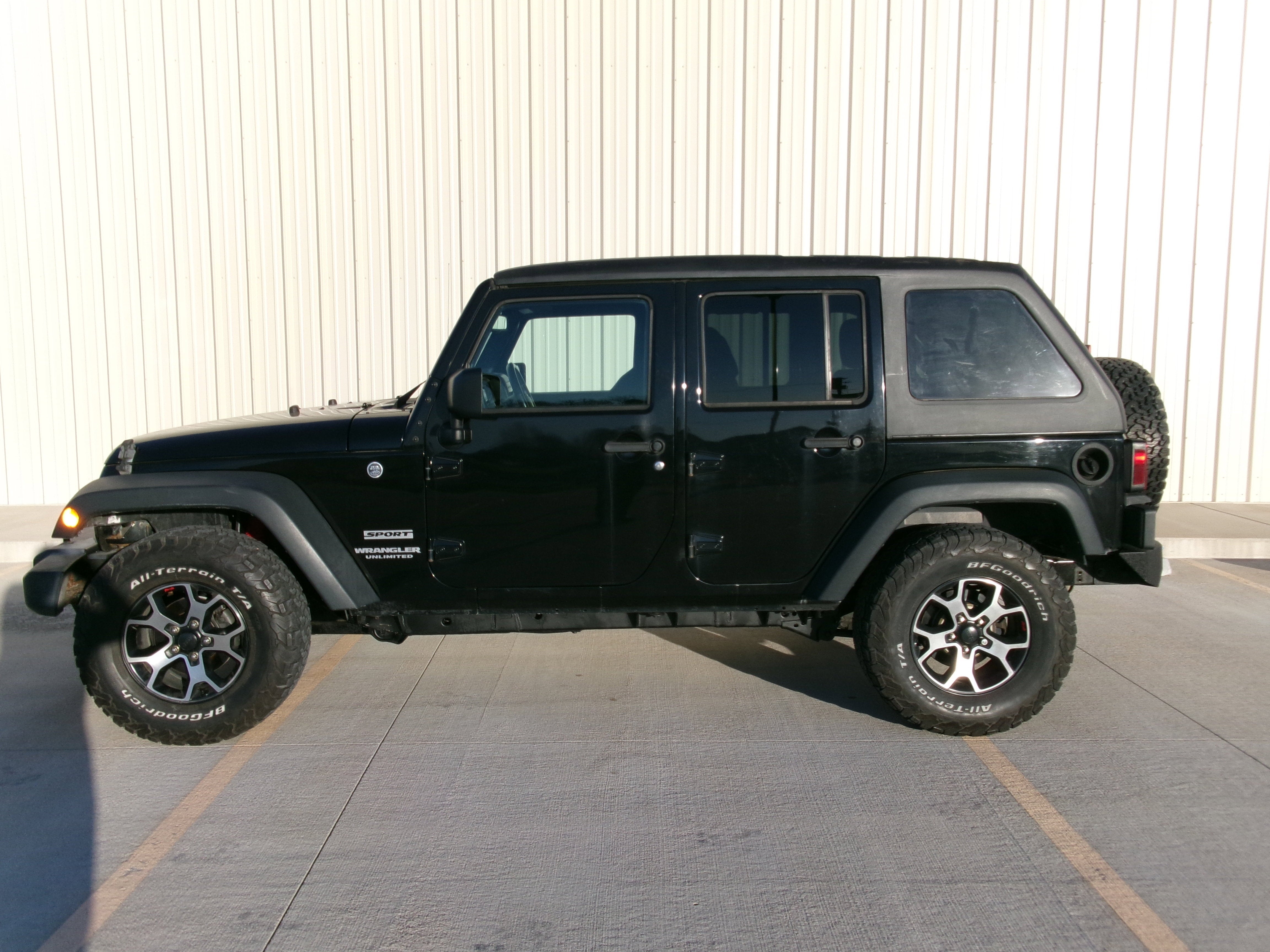 2017 Jeep Wrangler Unlimited Sport