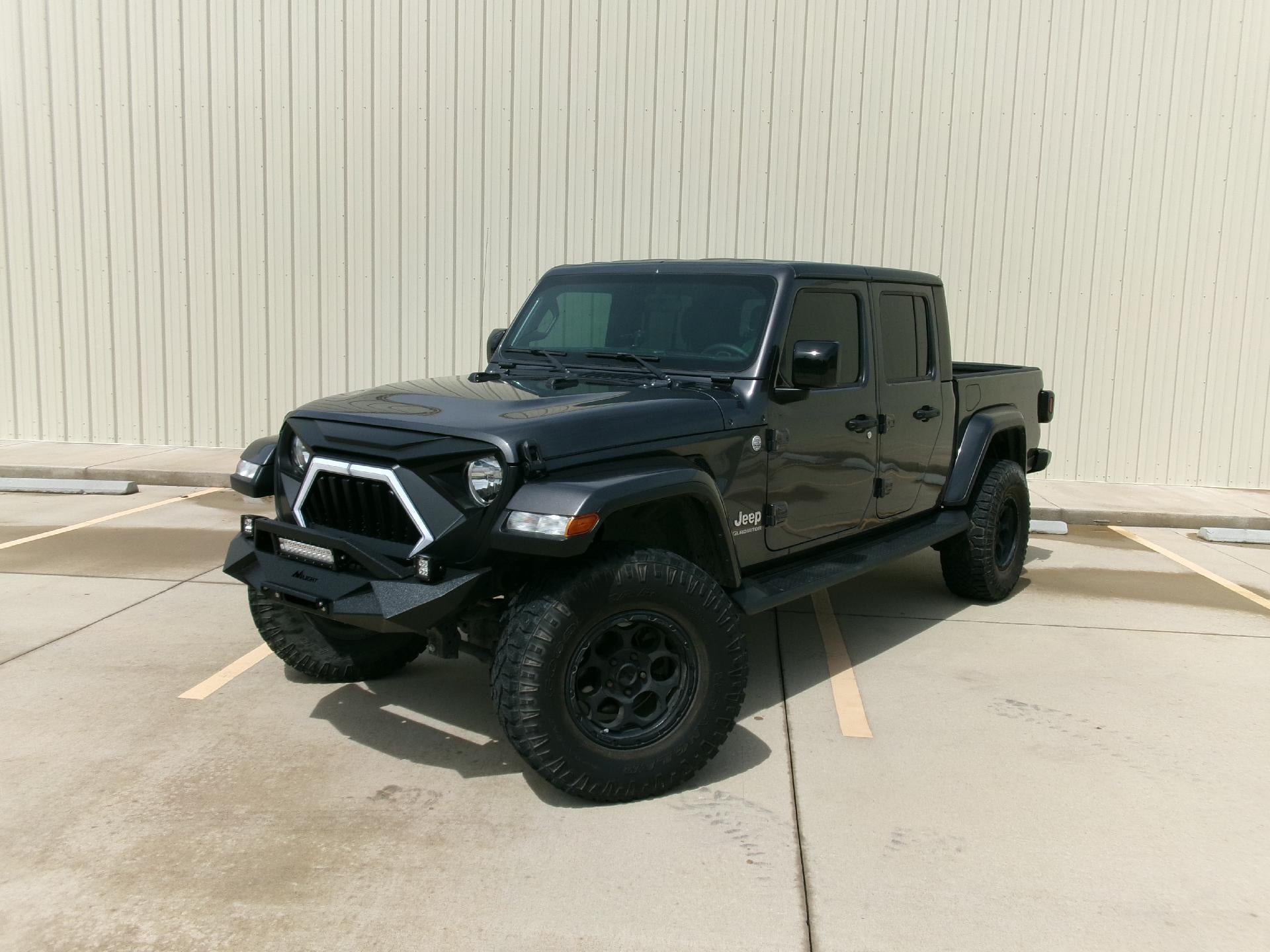 2021 Jeep Gladiator Overland's photo