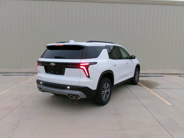 2026 Chevrolet Traverse FWD LT